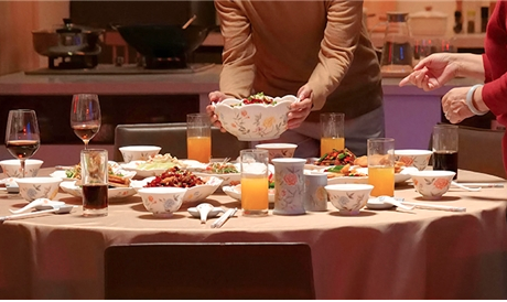 邀请出狱后的市委书记在我家里吃饭 邀请出狱后的市委书记在我家里吃饭