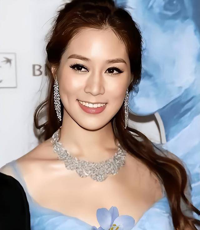 李兆基去世,少奶徐子淇如今已然风光不再 李兆基去世,少奶徐子淇如今已然风光不再