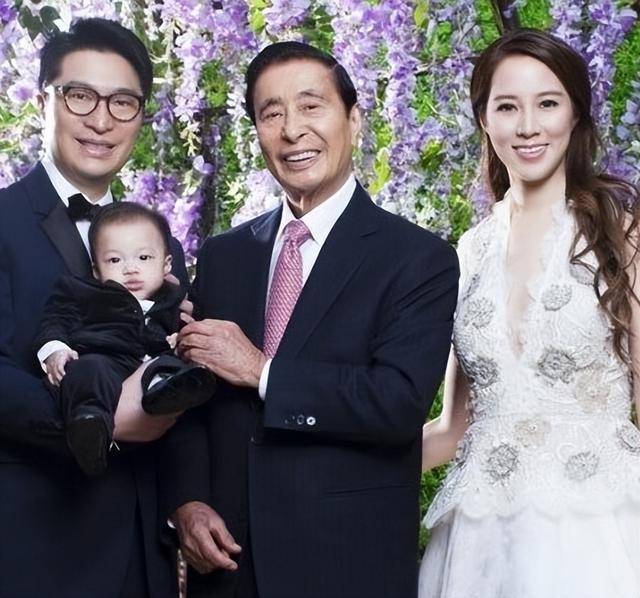 李兆基去世,少奶徐子淇如今已然风光不再 李兆基去世,少奶徐子淇如今已然风光不再