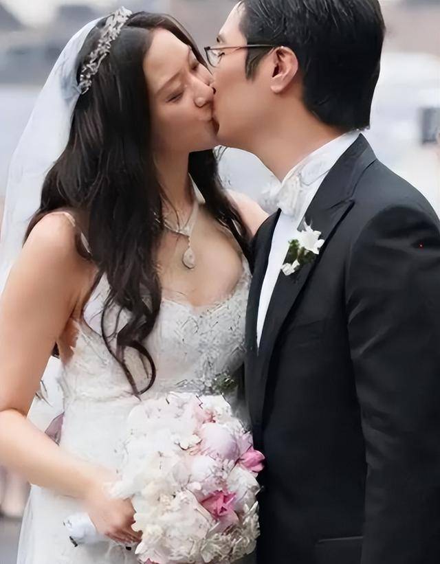 李兆基去世,少奶徐子淇如今已然风光不再 李兆基去世,少奶徐子淇如今已然风光不再