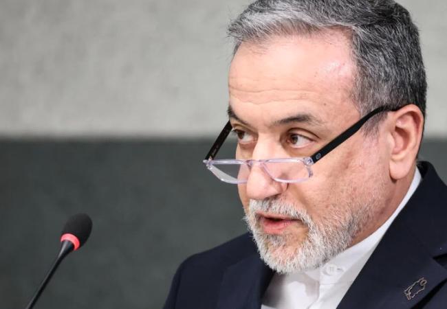 伊朗外长:伊朗有权自我捍卫 无意攻击邻国 伊朗外长:伊朗有权自我捍卫 无意攻击邻国