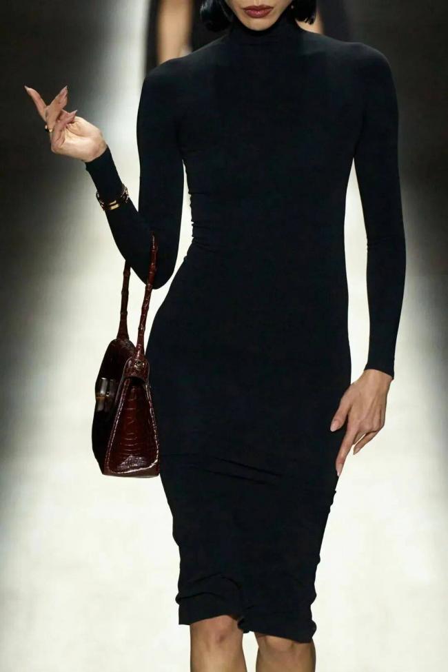 镶满水钻的双G丁字裤,够Gucci 镶满水钻的双G丁字裤,够Gucci