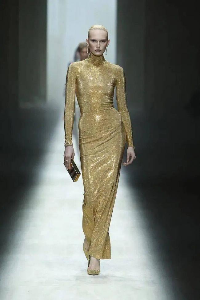 镶满水钻的双G丁字裤,够Gucci 镶满水钻的双G丁字裤,够Gucci