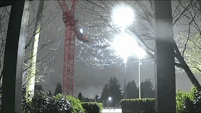 大温天空突发惊天巨响 耀眼强光亮如白昼 大温天空突发惊天巨响 耀眼强光亮如白昼