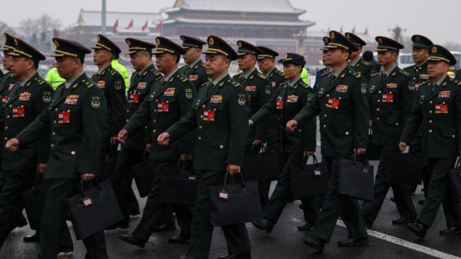 并非人少!两会上 这一点令中共军方代表最尴尬 并非人少!两会上 这一点令中共军方代表最尴尬