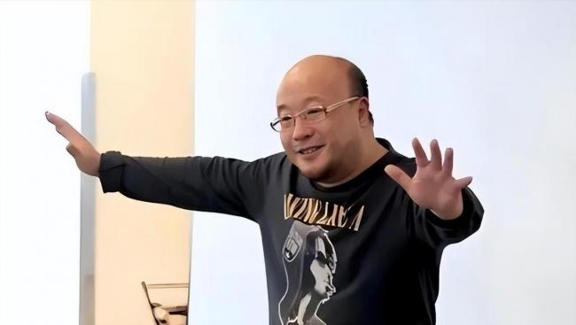 他长期包养4名情妇 每天给情妇2万零花钱 他长期包养4名情妇 每天给情妇2万零花钱