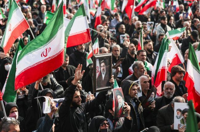 穆杰塔巴就任伊最高领袖 效忠场面曝惨淡现状 穆杰塔巴就任伊最高领袖 效忠场面曝惨淡现状