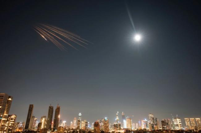 专杀人?伊朗300枚飞弹半数搭载集束弹对准城市 专杀人?伊朗300枚飞弹半数搭载集束弹对准城市