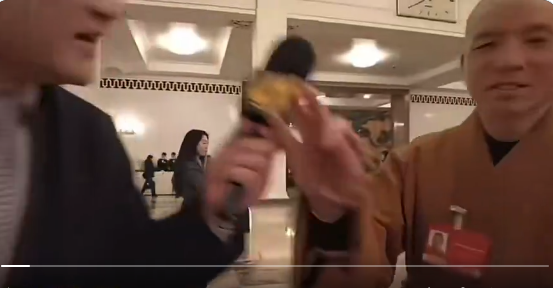 被问释永信!少林寺住持面如土色落荒而逃 被问释永信!少林寺住持面如土色落荒而逃