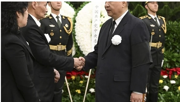 吓成这样了 习近平肚子小了一圈 吓成这样了 习近平肚子小了一圈