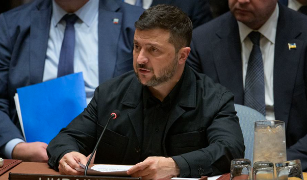 俄乌战争进入第5年 泽连斯基每日至少10杯咖啡… 俄乌战争进入第5年 泽连斯基每日至少10杯咖啡…