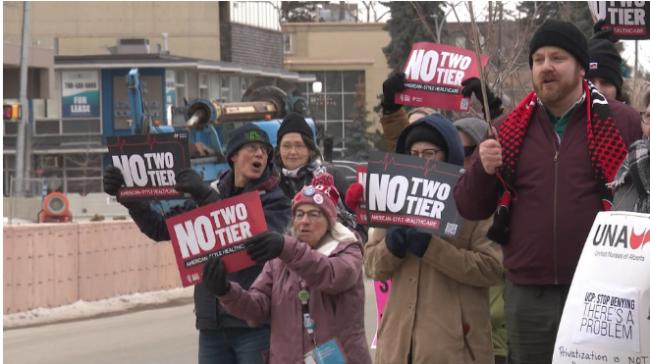 加拿大医疗要成有钱人插队看病?全国爆发抗议 加拿大医疗要成有钱人插队看病?全国爆发抗议