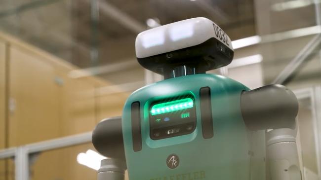 当人形机器人走进小镇工厂 当人形机器人走进小镇工厂