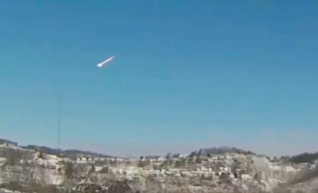 爆炸?一颗重达7吨流星划过美国多个州 传出巨响 爆炸?一颗重达7吨流星划过美国多个州 传出巨响