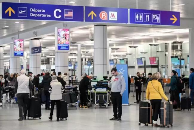 战斗机紧急出动 护航客机 机场跑道关闭 战斗机紧急出动 护航客机 机场跑道关闭