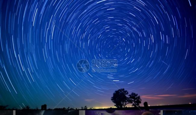 宇宙根本不是彩色的 神舟21号传回真实画面 宇宙根本不是彩色的 神舟21号传回真实画面