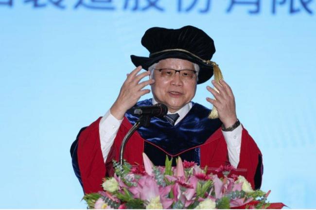 台积电老总:中国机器人“没用” 只会蹦跳 台积电老总:中国机器人“没用” 只会蹦跳