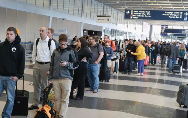 全美安检崩溃!川普紧急部署ICE 重演致命错误? 全美安检崩溃!川普紧急部署ICE 重演致命错误?