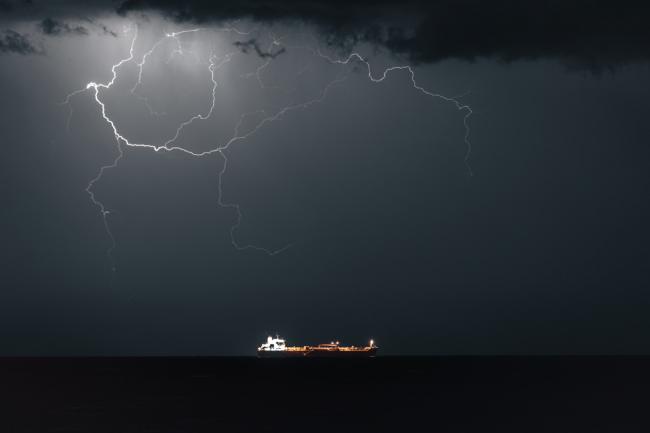 他成功建立与伊朗沟通渠道...川普急转弯内幕 他成功建立与伊朗沟通渠道...川普急转弯内幕