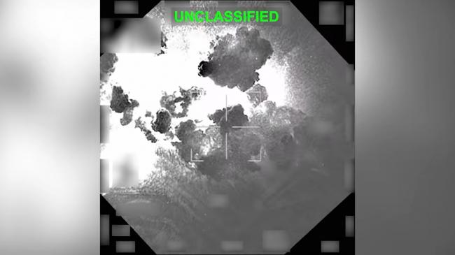 美中央司令部曝伊朗弹药库大爆炸画面 美中央司令部曝伊朗弹药库大爆炸画面