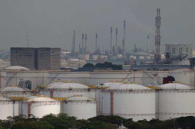 亚洲经济面临“双重绞杀” 亚洲经济面临“双重绞杀”