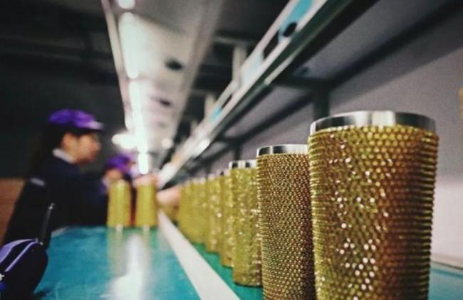 川普砍了拼多多一刀 川普砍了拼多多一刀