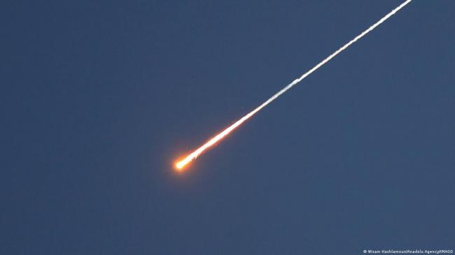 油价大爆冲?胡塞武装参战 这条海峡恐也遭封锁 油价大爆冲?胡塞武装参战 这条海峡恐也遭封锁