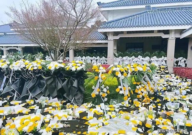 十里长街送雪峰!张雪峰追悼会现场令人震惊 十里长街送雪峰!张雪峰追悼会现场令人震惊