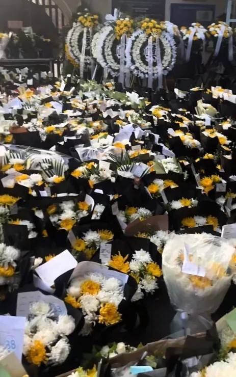 十里长街送雪峰!张雪峰追悼会现场令人震惊 十里长街送雪峰!张雪峰追悼会现场令人震惊