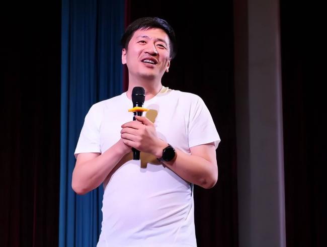 十里长街送雪峰!张雪峰追悼会现场令人震惊 十里长街送雪峰!张雪峰追悼会现场令人震惊