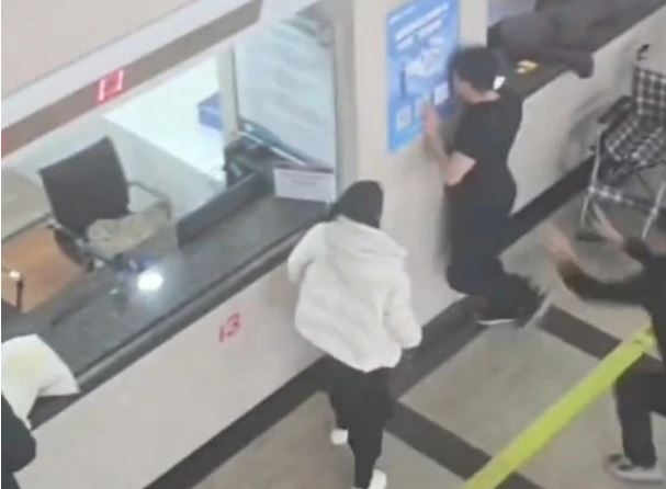 孕妻产检遇男医生接诊!吉林男大闹医院 孕妻产检遇男医生接诊!吉林男大闹医院