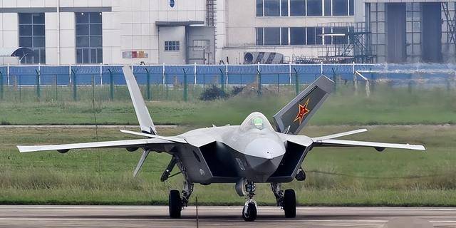 她走了 没上过新闻联播 却让歼-20真正活了过来 她走了 没上过新闻联播 却让歼-20真正活了过来