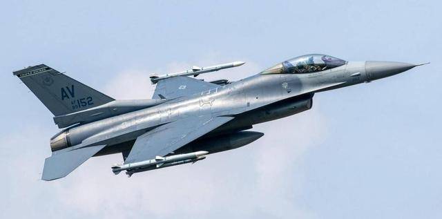 她走了 没上过新闻联播 却让歼-20真正活了过来 她走了 没上过新闻联播 却让歼-20真正活了过来