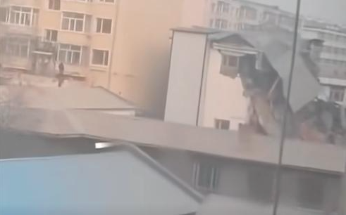 黑龙江三层楼房凌晨突然坍塌 多人被埋 黑龙江三层楼房凌晨突然坍塌 多人被埋