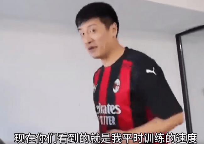 张雪峰室内跑步 配速竟是马拉松冠军水平 张雪峰室内跑步 配速竟是马拉松冠军水平