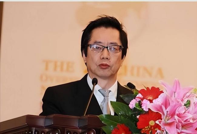 霍家不孝子在美走私军火,还骗光明星20亿 霍家不孝子在美走私军火,还骗光明星20亿