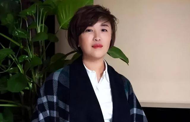 中国美女总裁在美遭判刑20年 全部资产被美收缴 中国美女总裁在美遭判刑20年 全部资产被美收缴