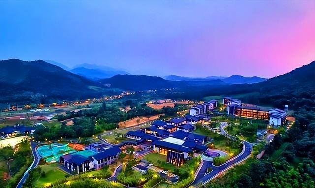 中国美女总裁在美遭判刑20年 全部资产被美收缴 中国美女总裁在美遭判刑20年 全部资产被美收缴