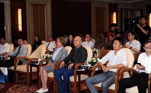 中国美女总裁在美遭判刑20年 全部资产被美收缴 中国美女总裁在美遭判刑20年 全部资产被美收缴