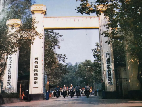 “口无遮拦”的张雪,误伤了最大贵人 “口无遮拦”的张雪,误伤了最大贵人