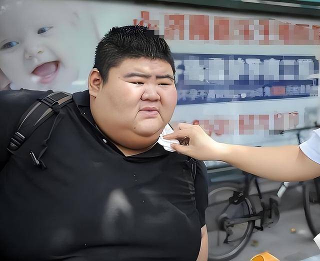 中国首胖切胃暴瘦480斤,成名后抛妻,下场曝光 中国首胖切胃暴瘦480斤,成名后抛妻,下场曝光
