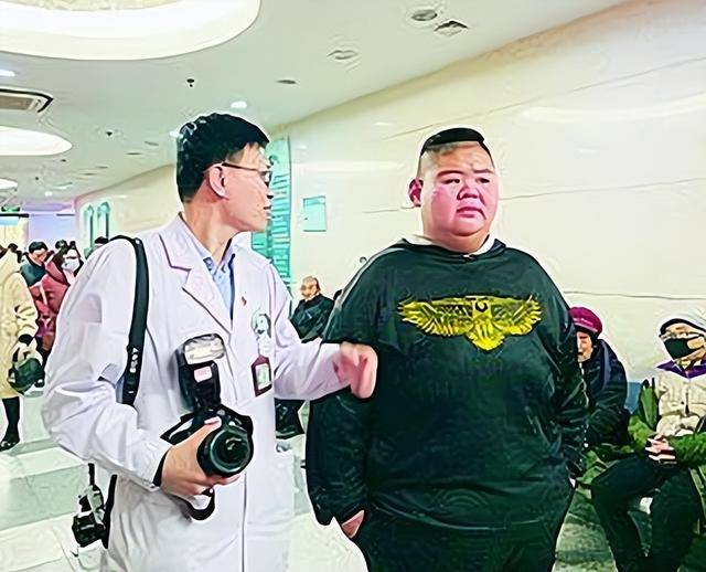 中国首胖切胃暴瘦480斤,成名后抛妻,下场曝光 中国首胖切胃暴瘦480斤,成名后抛妻,下场曝光