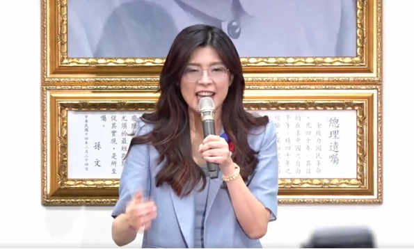 郑丽文拜访习近平,背后有何算计与致命陷阱? 郑丽文拜访习近平,背后有何算计与致命陷阱?