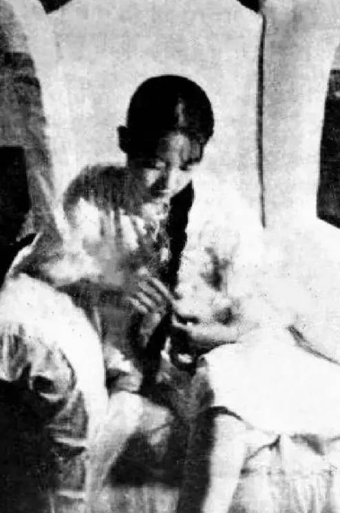 袁世凯后人在美国的合照,个个生活都不错 袁世凯后人在美国的合照,个个生活都不错