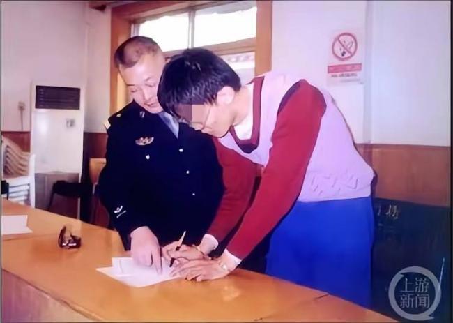 当年用浓硫酸泼熊的清华才子,如今怎样了 当年用浓硫酸泼熊的清华才子,如今怎样了