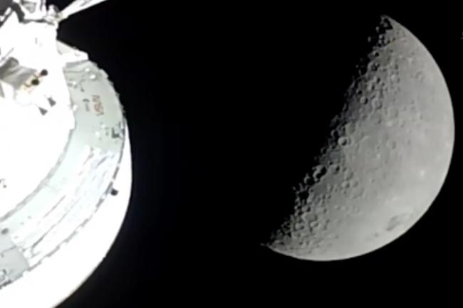 人类首次目睹月球背面!首批绕月照来了 人类首次目睹月球背面!首批绕月照来了