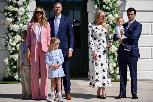 川普1岁外孙首次公开亮相 蒂芙尼越发高调 川普1岁外孙首次公开亮相 蒂芙尼越发高调