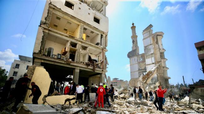 以军发动最大规模空袭!伊朗关闭海峡 还威胁... 以军发动最大规模空袭!伊朗关闭海峡 还威胁...