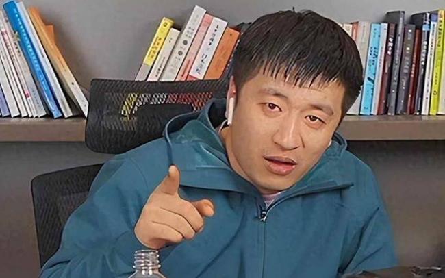 张雪峰团队成员正式复播 超10万人支持 张雪峰团队成员正式复播 超10万人支持