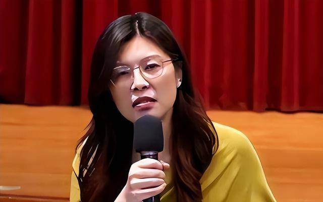 郑丽文的婚姻:女主外男主内,不生育孩子 郑丽文的婚姻:女主外男主内,不生育孩子